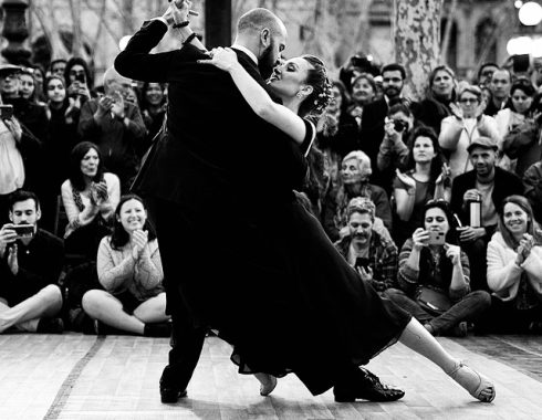 Tango Unterricht in Kiel bei Laura Bogustova, LaurasTanz.de Tango Unterricht in Kiel bei Laura Bogustova - LaurasTanz.de